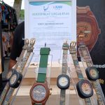 Jam Tangan Kayu Legam